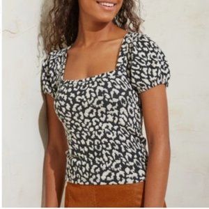 NWT FREE PEOPLE MustHave Leopard Print Puff Sleeve Top